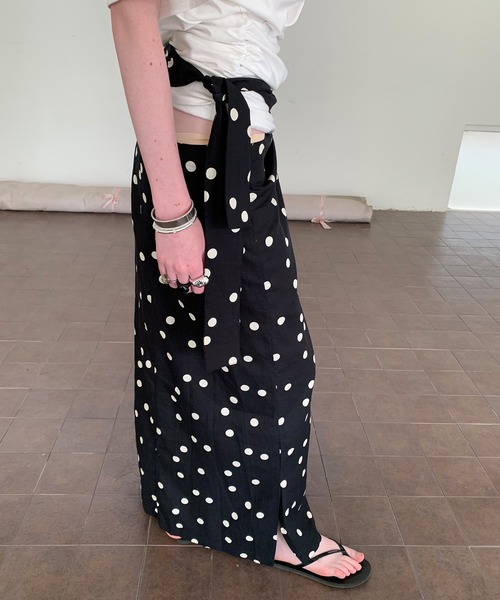 chuclla（チュクラ）の「【LONSLAN】リネン混 ウエストリボン ドットスカート CHLONW25s059（スカート・レディース・ブラック・S/M/L）」の8枚目の写真