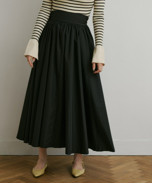 Olu.(オルドット)の「サーキュラースカート(スカート・レディース・ベージュ/ブラック・0/1)」の3枚目の写真