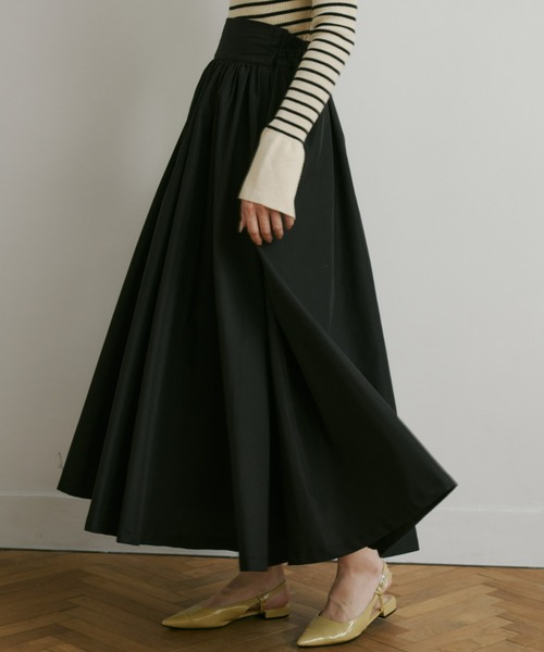 Olu.(オルドット)の「サーキュラースカート(スカート・レディース・ベージュ/ブラック・0/1)」の4枚目の写真