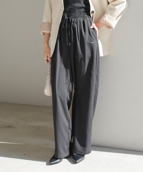 Bab(バブ)の「【S・M・Lサイズ展開】すっきりリラクシーパンツ(その他パンツ・レディース・ブラック/ライトグリーン/ベージュ・MEDIUM/SMALL)」の2枚目の写真