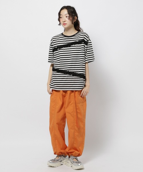 niko and...(ニコアンド)の「レースドッキングTシャツ(Tシャツ/カットソー・レディース・チャコール/ホワイト/オフホワイト・MEDIUM/LARGE)」の17枚目の写真