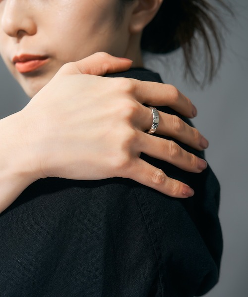 Jewel closet by L&Co.(ジュエルクローゼットバイエルアンドコー)の「プラチナ リング(リング・レディース・プラチナム・13号/15号/11号)」の4枚目の写真