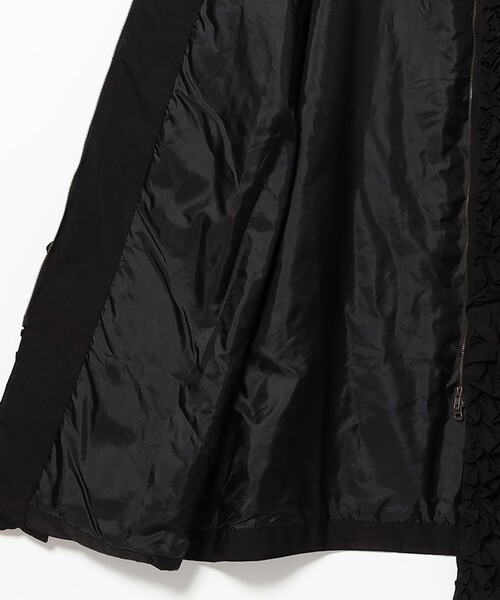 CAROLINA GLASER（カロリナ グレイサー）の「フリルロングコート（その他アウター・レディース・サックスブルー/ブラック・MEDIUM/SMALL）」の4枚目の写真