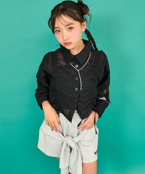 ANAP GiRL(アナップガール)の「シャーリング シアー デザイン クロップド シャツ(シャツ/ブラウス・キッズ・ホワイト/ホワイト×ブラック/ブラック/サックスブルー・S/M/XS)」の3枚目の写真