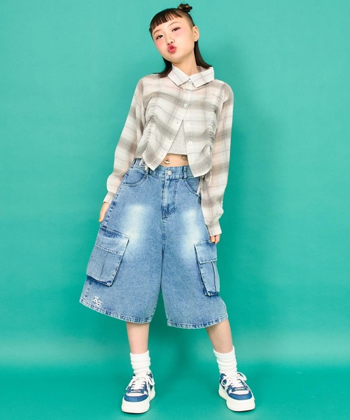 ANAP GiRL(アナップガール)の「シャーリング シアー デザイン クロップド シャツ(シャツ/ブラウス・キッズ・ホワイト/ホワイト×ブラック/ブラック/サックスブルー・S/M/XS)」の6枚目の写真