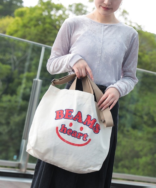 BEAMS HEART(ビームスハート)の「【7/9値下げ】スマイル カスレロゴ バッグ(A4サイズ収納可能)(トートバッグ・レディース・グレー/オリーブ/ホワイト系その他5/ブラウン系その他・ONE SIZE)」の1枚目の写真