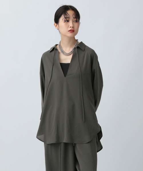 LEPSIM(レプシィム)の「マルチメリットスキッパーシャツ 582342(シャツ/ブラウス・レディース・チャコールグレー/アイボリー/ブラウン・FREE)」の17枚目の写真