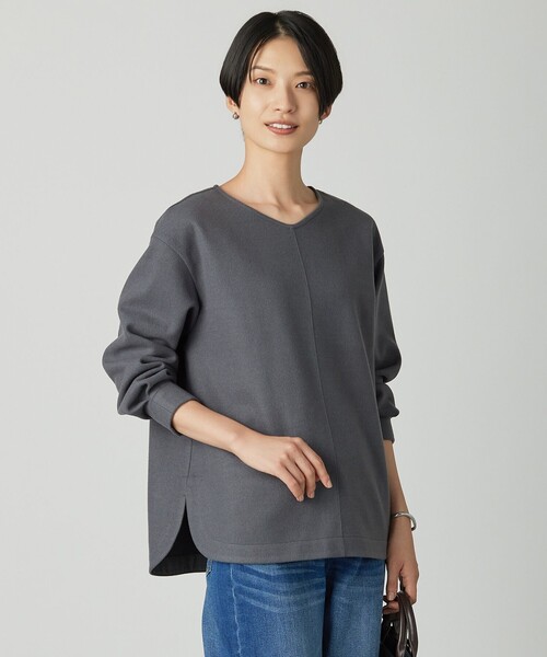 J.PRESS(ジェイプレス)の「メルトンジャージー Vネック カットソー(Tシャツ/カットソー・レディース・ベージュ系/オレンジ系/グレー系・T13)」の1枚目の写真