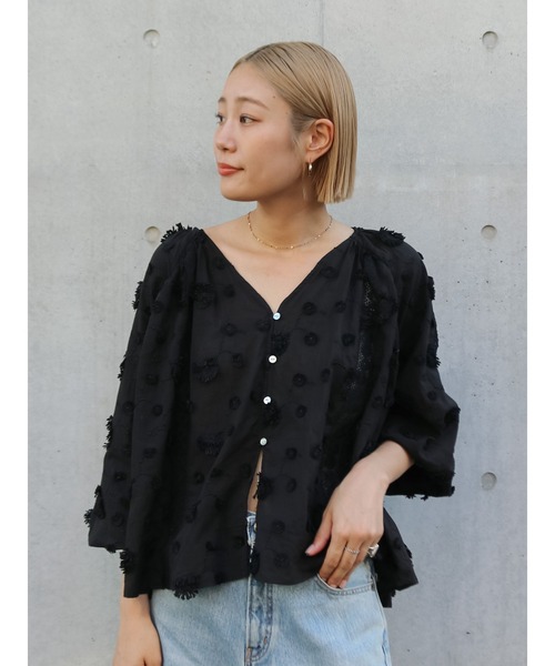 Ungrid（アングリッド）の「スリーブボリュームジャカードブラウス（シャツ/ブラウス・レディース・グリーン/ブラック/オフホワイト・FREE）」の4枚目の写真