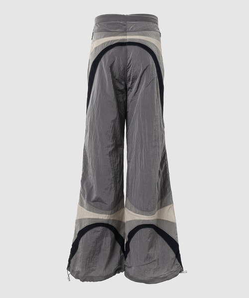 ERL（イーアールエル）の「UNISEX NYLON RAVE PANTS WOVEN（その他パンツ・メンズ・グレー・S/M）」の2枚目の写真