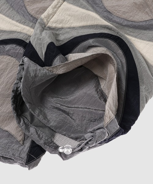 ERL（イーアールエル）の「UNISEX NYLON RAVE PANTS WOVEN（その他パンツ・メンズ・グレー・S/M）」の6枚目の写真