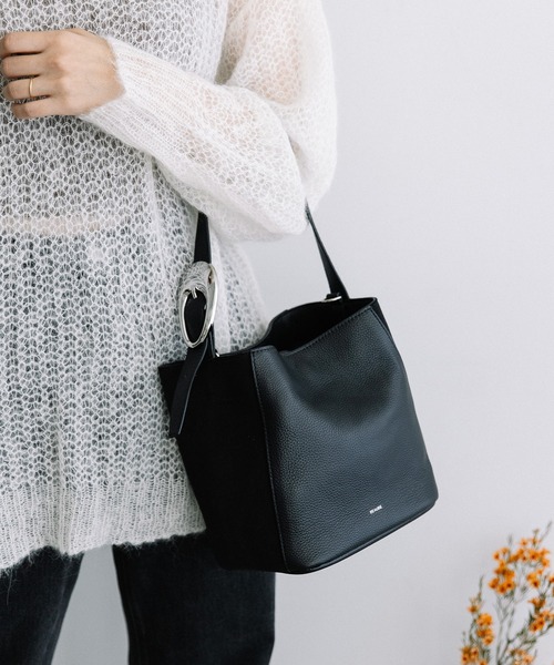 Beau're（ヴュレ）の「BEAURE スエードコンビ ショルダー Bag（ショルダーバッグ・レディース・アイボリー/ブラック/グレイッシュベージュ・FREE）」の3枚目の写真