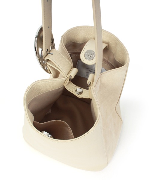 Beau're（ヴュレ）の「BEAURE スエードコンビ ショルダー Bag（ショルダーバッグ・レディース・アイボリー/ブラック/グレイッシュベージュ・FREE）」の14枚目の写真