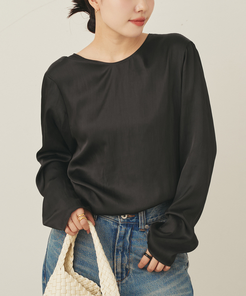 plage（プラージュ）の「Memory Satin Back Wrap ブラウス（シャツ/ブラウス・レディース・ブラック/アイボリー・FREE）」の6枚目の写真