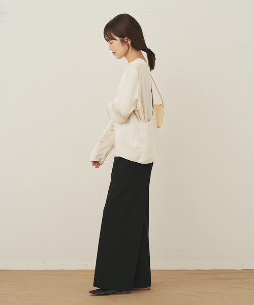 plage（プラージュ）の「Memory Satin Back Wrap ブラウス（シャツ/ブラウス・レディース・ブラック/アイボリー・FREE）」の9枚目の写真