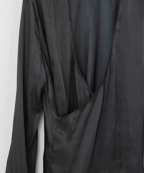 plage（プラージュ）の「Memory Satin Back Wrap ブラウス（シャツ/ブラウス・レディース・ブラック/アイボリー・FREE）」の22枚目の写真