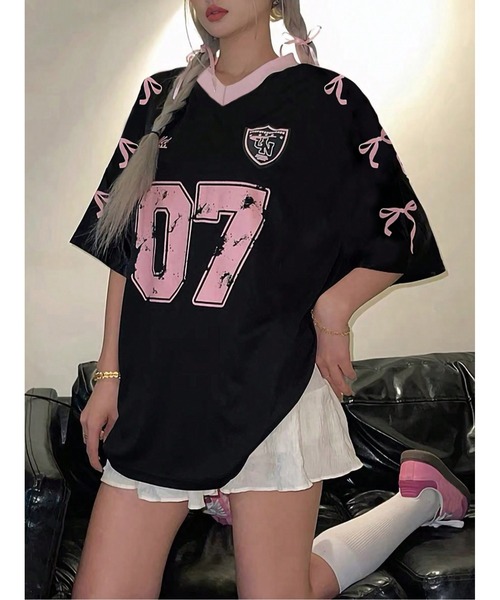 Ritzy(リッツィー)の「Y2K 運動型 オーバーサイズ リボンプリント トップス(Tシャツ/カットソー・レディース・レッド/ブラック/ピンク・M/L)」の2枚目の写真