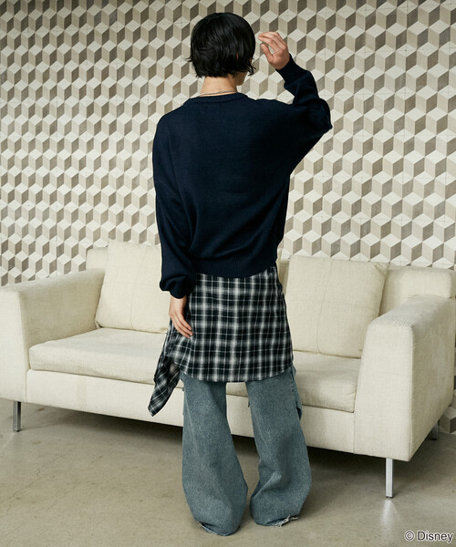 PUBLUX（パブリュクス）の「別注 ”DISNEY MICKEY MOUSE" SHADOW KNIT/"ディズニー ミッキーマウス"ジャガードニット (限定展開)（ニット/セーター・メンズ・ネイビー/ブラウン/ブラック・S/M/L）」の16枚目の写真
