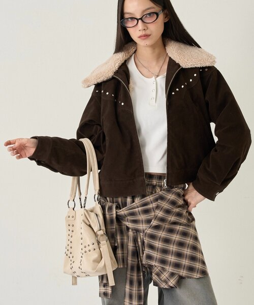 WHO'S WHO gallery(フーズフーギャラリー)の「ボアカラースタッズスウェードブルゾン(ブルゾン・レディース・キャメル/ブラウン・FREE)」の7枚目の写真