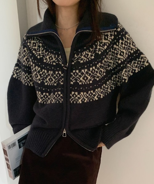 SallyLunn(サリーラン)の「ノルディック柄ジップニット(ニット/セーター・レディース・グレー/ブラック/ホワイト/レッド・FREE)」の2枚目の写真