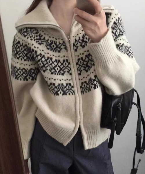 SallyLunn(サリーラン)の「ノルディック柄ジップニット(ニット/セーター・レディース・グレー/ブラック/ホワイト/レッド・FREE)」の11枚目の写真