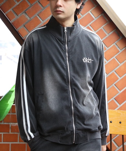 8(eight)(エイト)の「刺繍入りカットデニムトラッカー(ジャージ・メンズ・ブラック/ネイビー・MEDIUM/LARGE)」の4枚目の写真