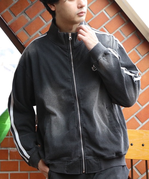 8(eight)(エイト)の「刺繍入りカットデニムトラッカー(ジャージ・メンズ・ブラック/ネイビー・MEDIUM/LARGE)」の6枚目の写真