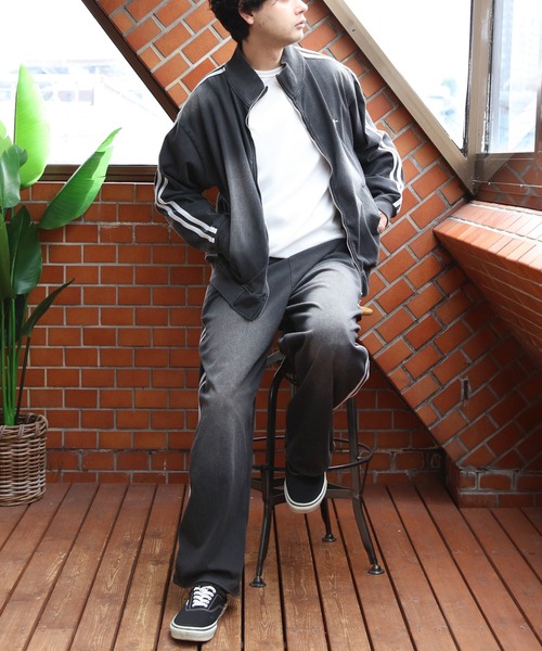 8(eight)(エイト)の「刺繍入りカットデニムトラッカー(ジャージ・メンズ・ブラック/ネイビー・MEDIUM/LARGE)」の9枚目の写真