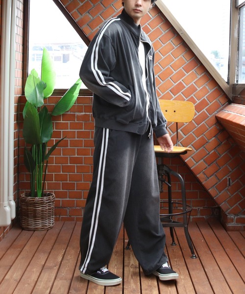 8(eight)(エイト)の「刺繍入りカットデニムトラッカー(ジャージ・メンズ・ブラック/ネイビー・MEDIUM/LARGE)」の11枚目の写真