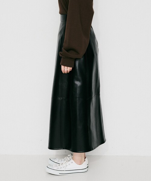 UNTITLED(アンタイトル)の「【MARILYN MOON】レザー調スカート(スカート・レディース・ブラック・02)」の8枚目の写真