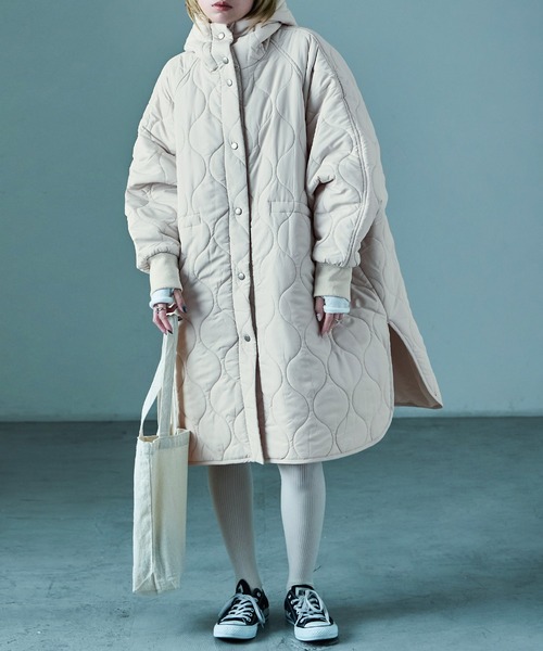 Fashion Letter（ファッションレター）の「フード付き オーバーサイズ キルティングロングコート（ダウンジャケット/コート・レディース・ブラック/カーキ/アイボリー・M）」の6枚目の写真