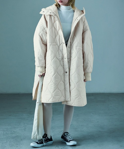 Fashion Letter（ファッションレター）の「フード付き オーバーサイズ キルティングロングコート（ダウンジャケット/コート・レディース・ブラック/カーキ/アイボリー・M）」の10枚目の写真