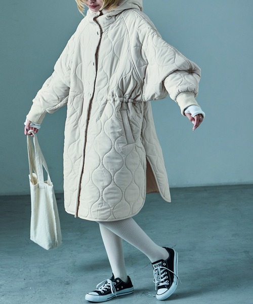 Fashion Letter（ファッションレター）の「フード付き オーバーサイズ キルティングロングコート（ダウンジャケット/コート・レディース・ブラック/カーキ/アイボリー・M）」の12枚目の写真