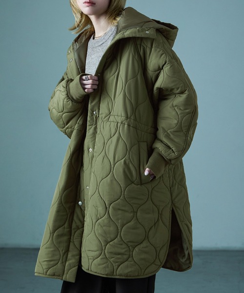 フード付き オーバーサイズ キルティングロングコート（ダウン