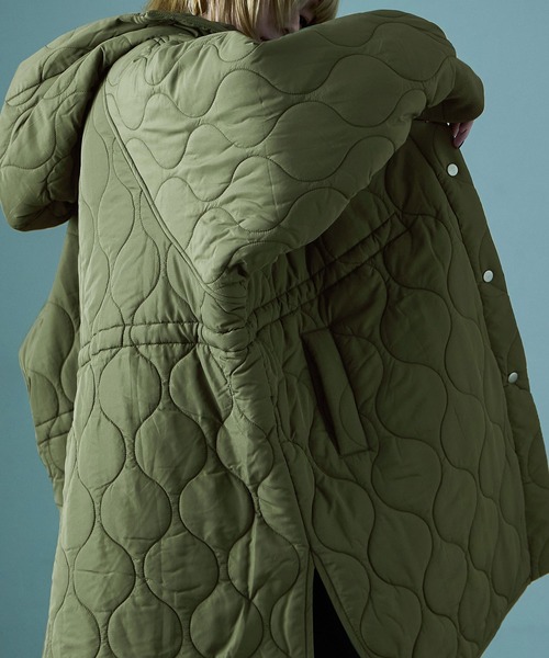 Fashion Letter（ファッションレター）の「フード付き オーバーサイズ キルティングロングコート（ダウンジャケット/コート・レディース・ブラック/カーキ/アイボリー・M）」の17枚目の写真