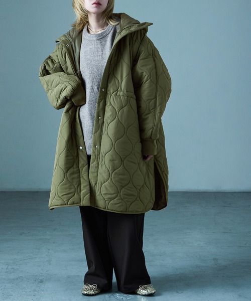 Fashion Letter（ファッションレター）の「フード付き オーバーサイズ キルティングロングコート（ダウンジャケット/コート・レディース・ブラック/カーキ/アイボリー・M）」の18枚目の写真