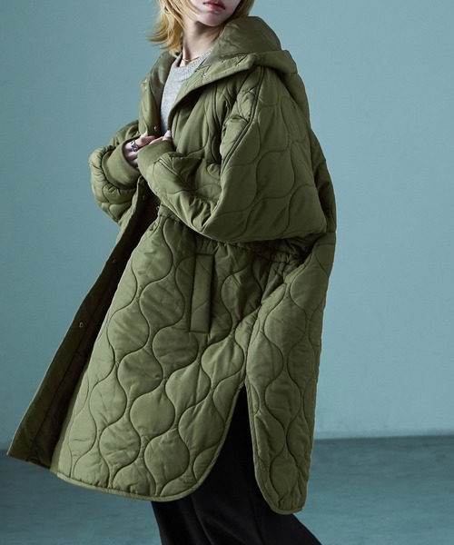 フード付き オーバーサイズ キルティングロングコート（ダウン