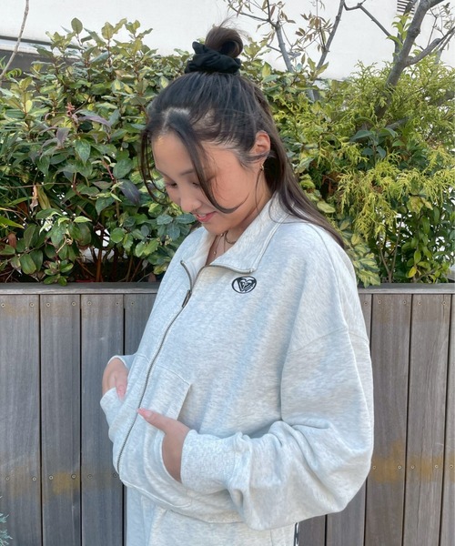 ROXY(ロキシー)の「PLANET RING ZIP/ロキシージップアップスウェットトレーナー(SET UP・セットアップタイプ可能・空港コーデ)(スウェット・レディース・ホワイト/グレー/ブラック・SMALL/MEDIUM)」の3枚目の写真
