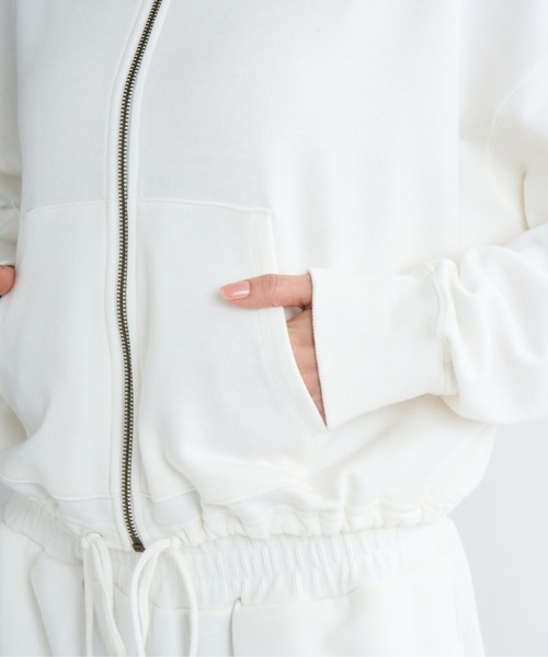 ROXY(ロキシー)の「PLANET RING ZIP/ロキシージップアップスウェットトレーナー(SET UP・セットアップタイプ可能・空港コーデ)(スウェット・レディース・ホワイト/グレー/ブラック・SMALL/MEDIUM)」の8枚目の写真