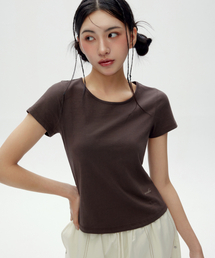 1993STUDIO（1993スタジオ）の「W Unneck Crop Slim T-Shirt_Brown（Tシャツ/カットソー）」