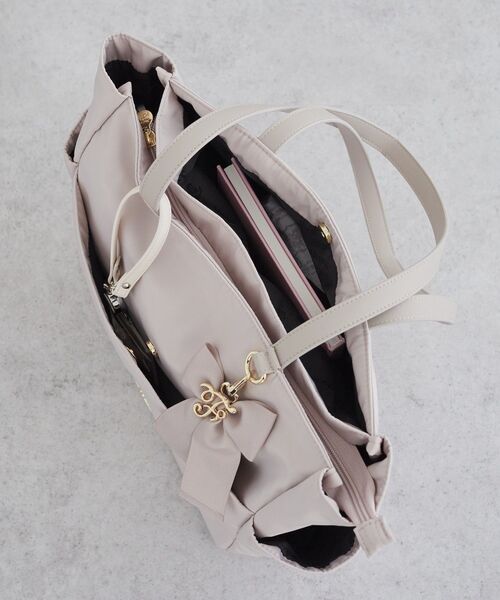 撥水加工リボンチャームマルチポケットトートM（トートバッグ