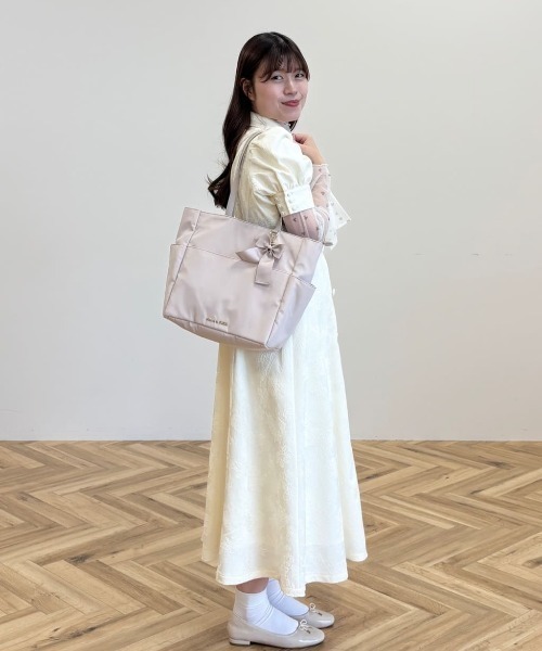 Maison de FLEUR(メゾンドフルール)の「撥水加工リボンチャームマルチポケットトートM(トートバッグ・レディース・ブラック/ピンク系その他3・FREE)」の21枚目の写真