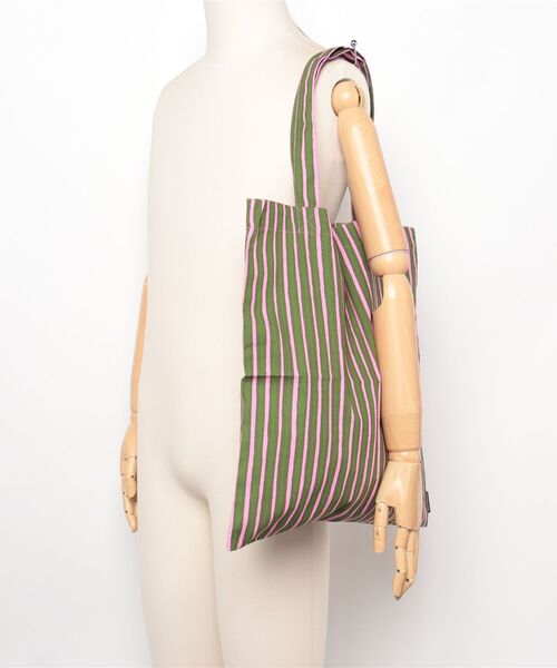 marimekko（マリメッコ）の「Piccolo / tote bag 44x43 cm（トートバッグ・レディース・グリーン×ピンク・FREE）」の4枚目の写真