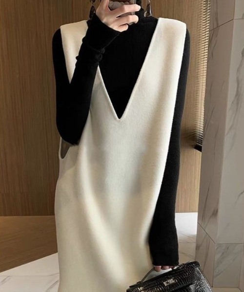 deux amour（ドゥーザムール）の「サイドスリット深Vジャンバースカート（ジャンパースカート・レディース・ブラック/ブラウン/アイボリー・FREE）」の2枚目の写真