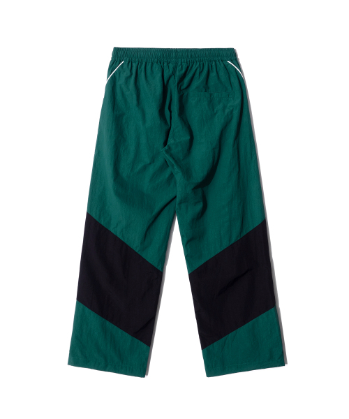QT8 GARMENTS（キューティーエイトガーメント）の「LB Track Pants (Green/Black)（スウェットパンツ・レディース・その他・MEDIUM/LARGE/X-LARGE）」の3枚目の写真