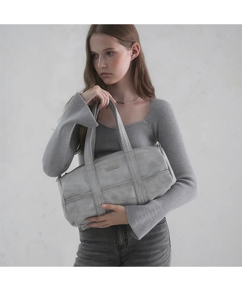 Vivacious（ビバシャス）の「Lesse Boston Bag - 10COL（ボストンバッグ・レディース・アイボリー/クリアブラック/ブラックミックス/ベビーピンク/ライトブラック/アッシュブラウン/シルバー/ブラック/ライトブルー/ライトグレー・FREE）」の6枚目の写真