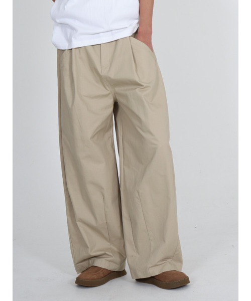 BUTTON SEOUL(ボタンソウル)の「ピンタックワイドバルーンチノパンツ(ベージュ)(その他パンツ・レディース・その他・X-LARGE/MEDIUM)」の1枚目の写真