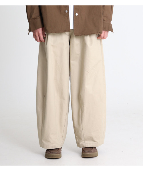 BUTTON SEOUL(ボタンソウル)の「ピンタックワイドバルーンチノパンツ(ベージュ)(その他パンツ・レディース・その他・X-LARGE/MEDIUM)」の3枚目の写真