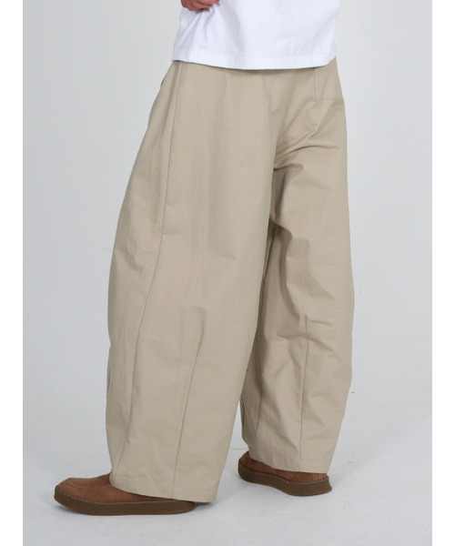BUTTON SEOUL(ボタンソウル)の「ピンタックワイドバルーンチノパンツ(ベージュ)(その他パンツ・レディース・その他・X-LARGE/MEDIUM)」の10枚目の写真