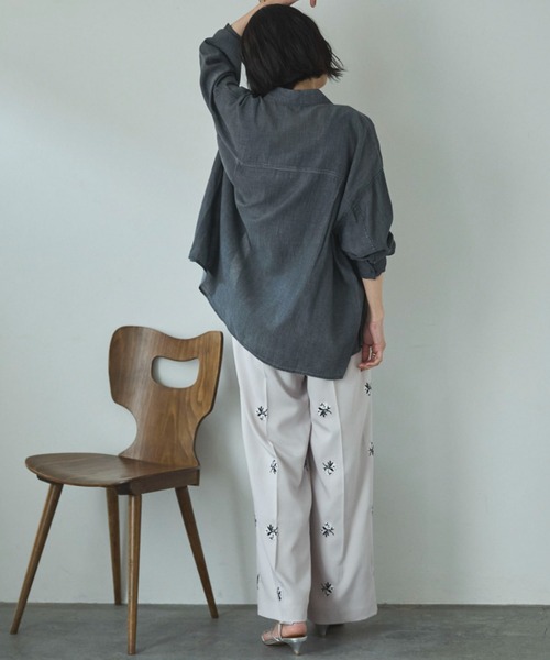 Doux archives（ドゥアルシーヴ）の「２ＷＡＹシアーデニムシャツ（シャツ/ブラウス・レディース・ブルー/チャコールグレー/サックスブルー・FREE）」の10枚目の写真